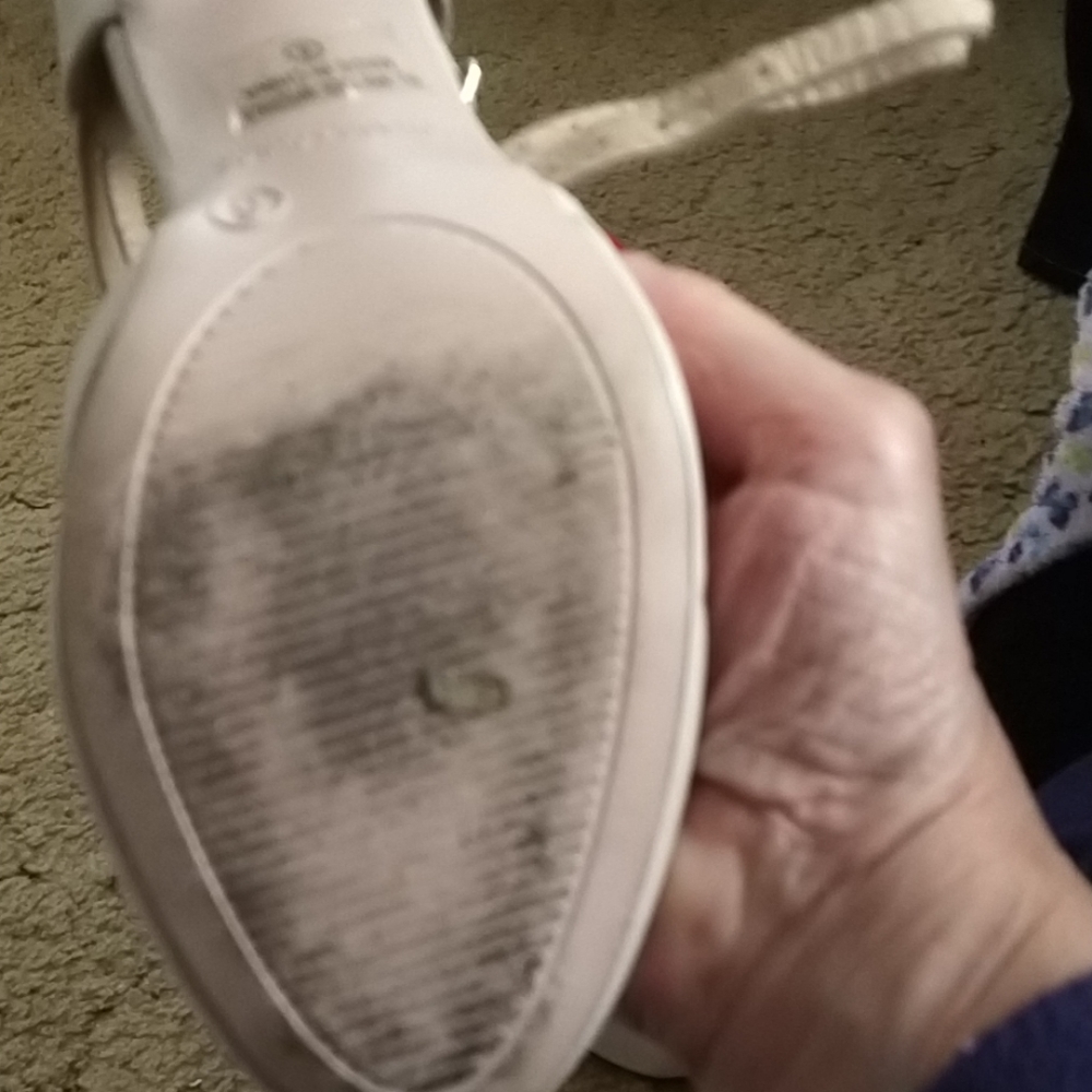Shoes - Picture 4 of 5